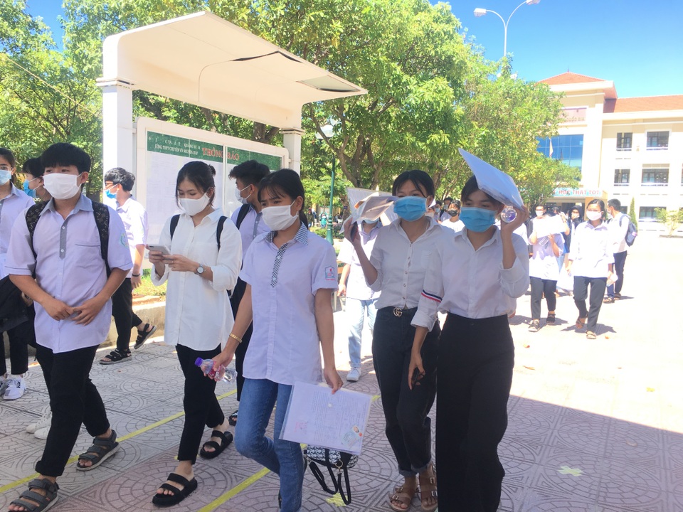 Thí sinh cả nước nói gì về đề nghị luận văn học gây hứng thú? - 19 Thí sinh cả nước nói gì về đề nghị luận văn học gây hứng thú? - 19