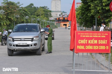 Kiểm soát nghiêm việc người dân sử dụng "phiếu ra đường" ở Hà Nội
