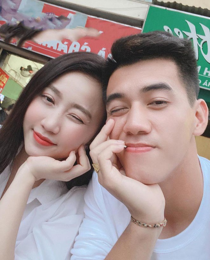 Cuộc tình chóng vánh, chỉ kéo dài 3 tháng của nữ diễn viên gợi cảm và cầu thủ Tiến Linh - Ảnh 1. Cuộc tình chóng vánh, chỉ kéo dài 3 tháng của nữ diễn viên gợi cảm và cầu thủ Tiến Linh - Ảnh 1.