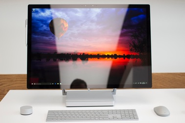 "Trên tay" Microsoft Surface Studio - máy tính AIO màn cảm ứng độc đáo