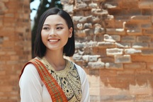 Đào Thị Hà quảng bá lễ hội văn hoá dân gian