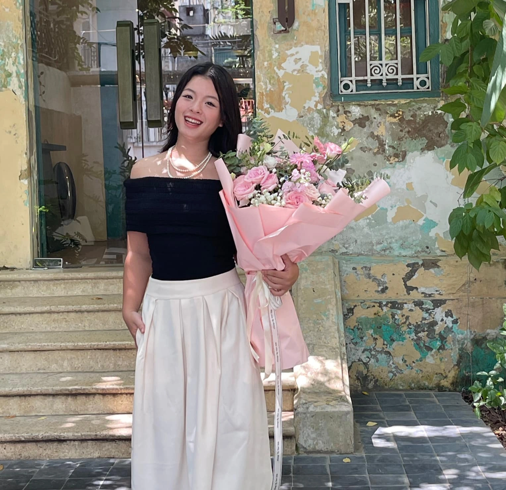 Con gái NSƯT Chiều Xuân trông xinh đẹp, trưởng thành ở tuổi 19 - 1 Con gái NSƯT Chiều Xuân trông xinh đẹp, trưởng thành ở tuổi 19 - 1