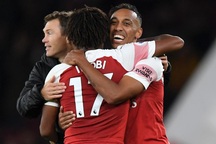 Những khoảnh khắc tạo nên chiến thắng thứ bảy liên tiếp của Arsenal