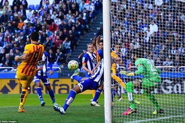 Deportivo 0-8 Barcelona: Đêm bùng nổ của Suarez