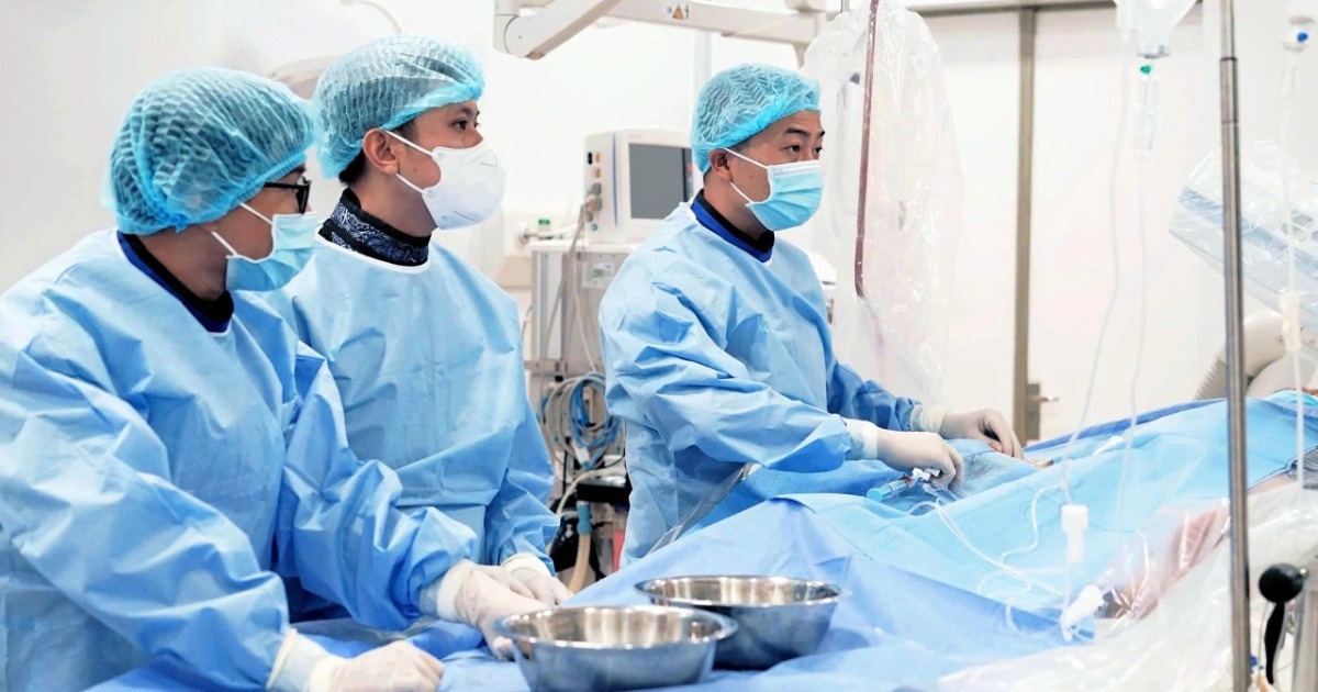 Nhiều người nước ngoài nguy kịch được bệnh viện ở TPHCM "hồi sinh"