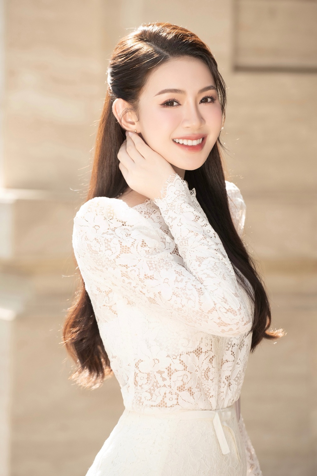 Vẻ đẹp trong veo của mỹ nhân xứ Nghệ tại Hoa hậu Hoàn vũ Việt Nam 2023 - 2 Vẻ đẹp trong veo của mỹ nhân xứ Nghệ tại Hoa hậu Hoàn vũ Việt Nam 2023 - 2