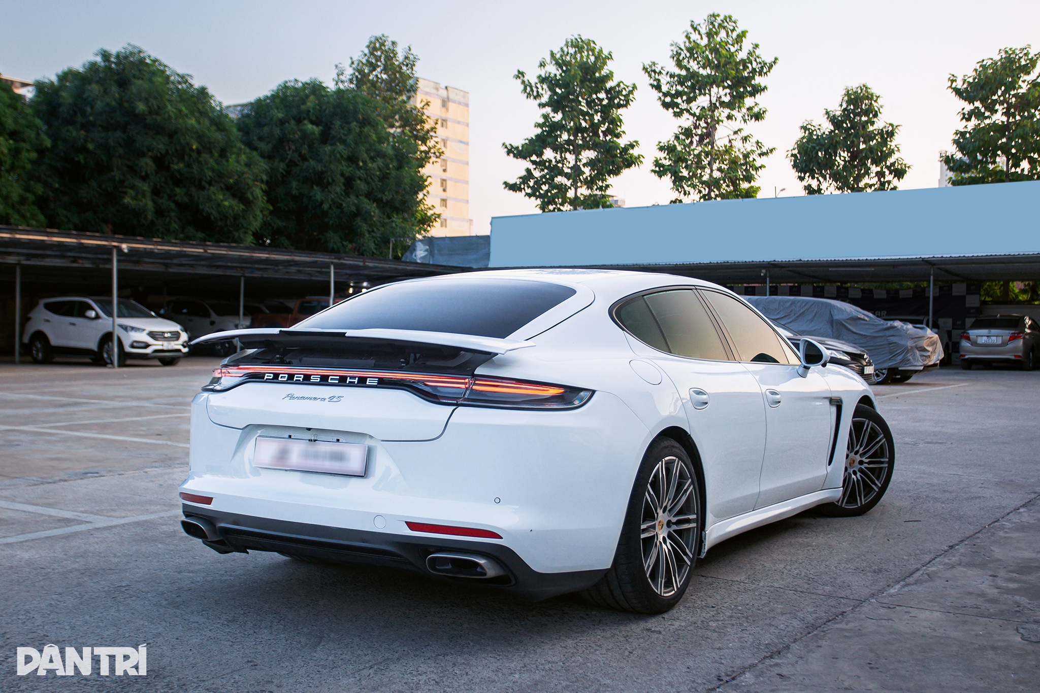 Chi gần 300 triệu đồng biến Porsche Panamera 2013 giống bản Turbo S 2023 - 2 Chi gần 300 triệu đồng biến Porsche Panamera 2013 giống bản Turbo S 2023 - 2