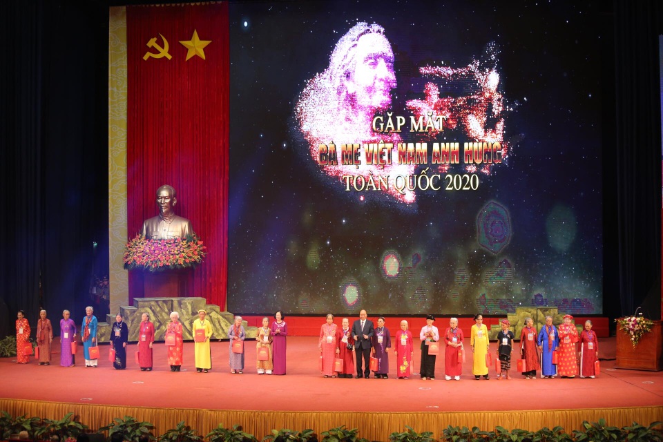 “Dân tộc tôi khi đứng dậy làm người là đứng theo dáng Mẹ!” - 2 “Dân tộc tôi khi đứng dậy làm người là đứng theo dáng Mẹ!” - 2