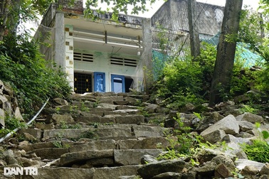 Hàng trăm người đến "hẹn" lại... bỏ nhà chạy!