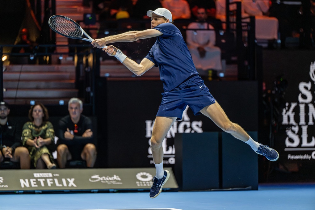 Djokovic drops out of Paris Masters, Sinner decides not to participate in Davis Cup - 2 Djokovic bỏ giải Paris Masters, Sinner quyết định không dự Davis Cup - 2