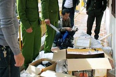 “Vặt” gương xế xịn ở Nghệ An, mang ra Hà Nội tiêu thụ