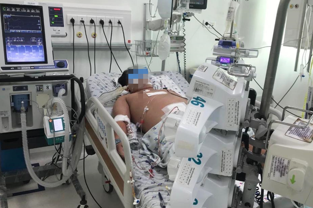 Cha mẹ theo dõi không sát, nhiều trẻ thừa cân nguy kịch vì sốt xuất huyết - 1 Cha mẹ theo dõi không sát, nhiều trẻ thừa cân nguy kịch vì sốt xuất huyết - 1