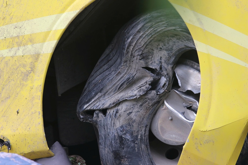 Luật sư phân tích hành vi của tài xế trong vụ lật xe khách 10 người chết - 2