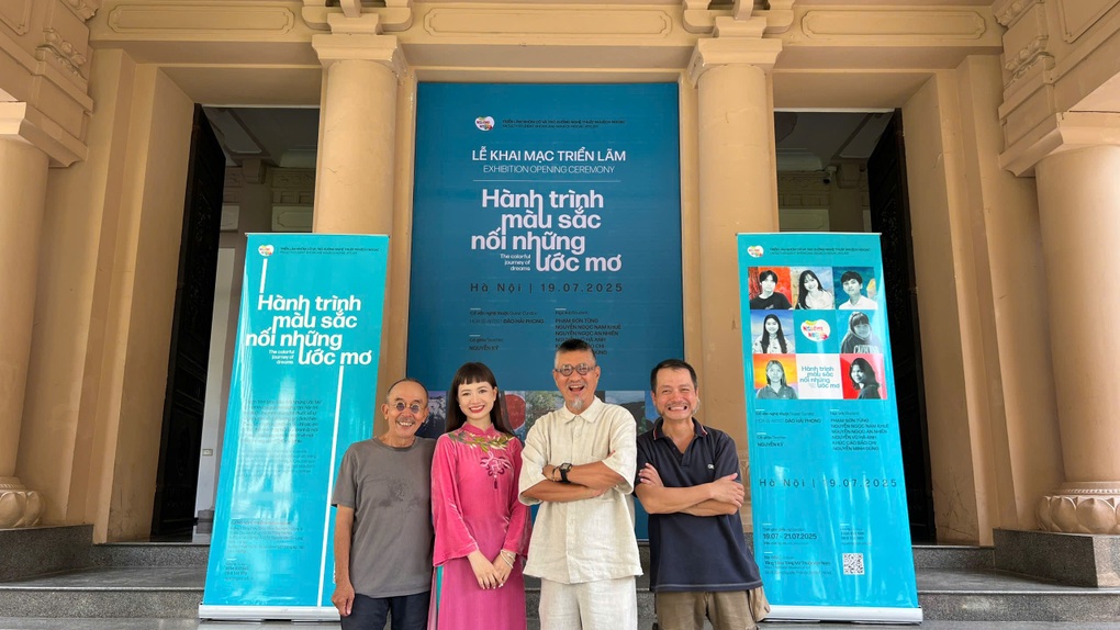 Họa sĩ Đào Hải Phong: Trẻ em vẽ từ cảm xúc, không để làm hài lòng ai” - 5 Họa sĩ Đào Hải Phong: Trẻ em vẽ từ cảm xúc, không để làm hài lòng ai” - 5