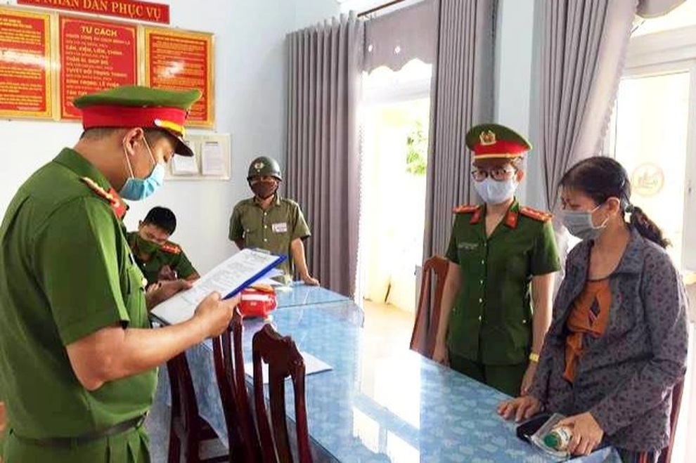 Người phụ nữ chiếm 5 tỷ đồng của hàng chục người chơi hụi - 1 Người phụ nữ chiếm 5 tỷ đồng của hàng chục người chơi hụi - 1