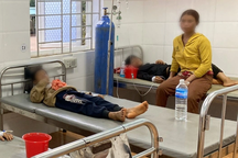 Tự làm thịt cóc ăn, 3 trẻ nhỏ bị ngộ độc