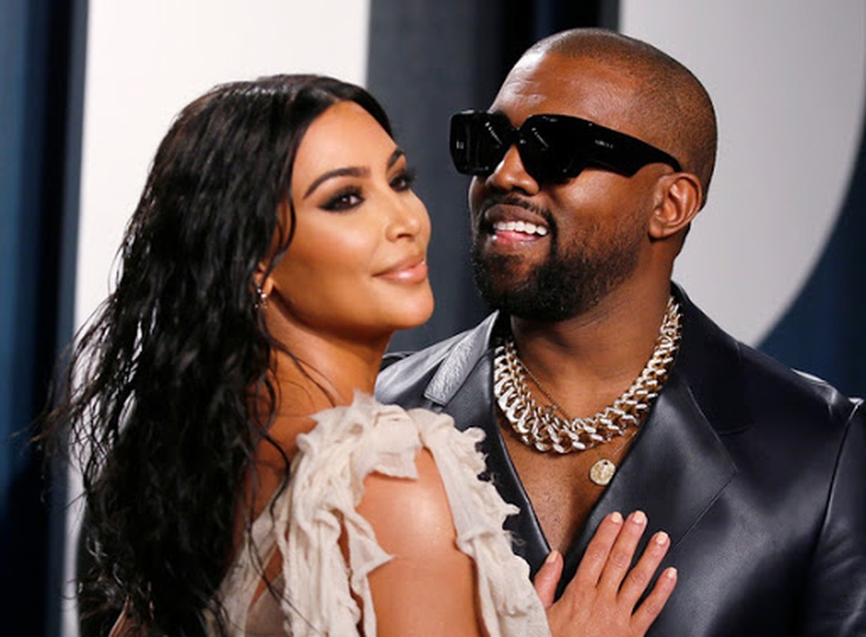 Kim Kardashian bị chỉ trích khi khoe tranh con vẽ - 7 Kim Kardashian bị chỉ trích khi khoe tranh con vẽ - 7