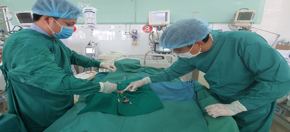 Dùng kỹ thuật cổ xưa cứu sống nạn nhân bị điện giật - 1