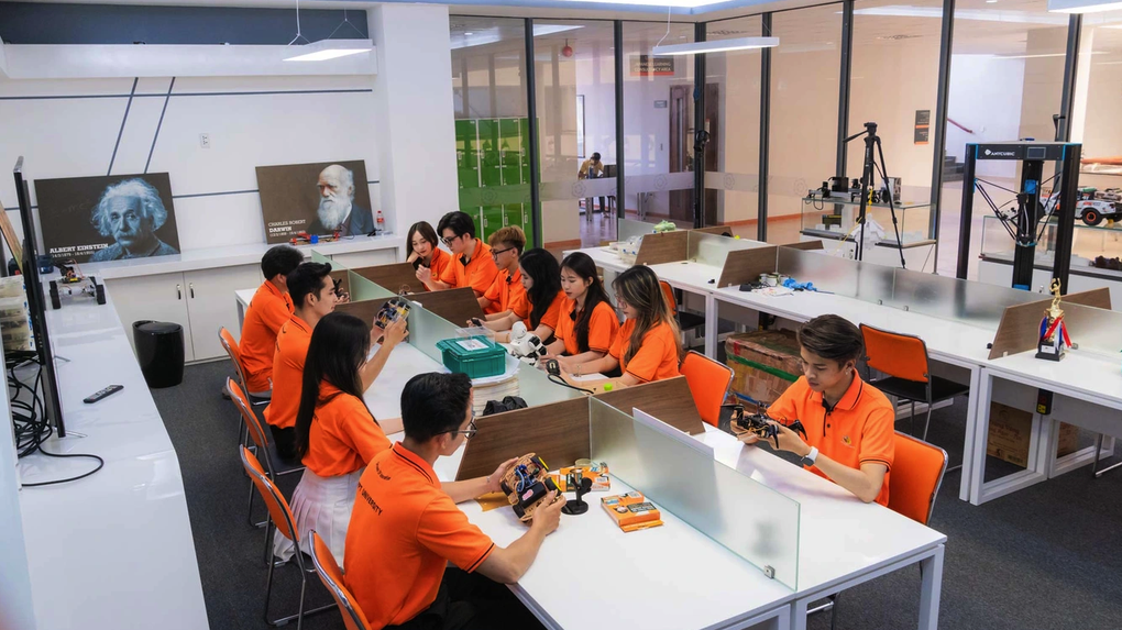 Trường Đại học FPT công bố điểm chuẩn xét tuyển là 21 điểm - 1 Trường Đại học FPT công bố điểm chuẩn xét tuyển là 21 điểm - 1