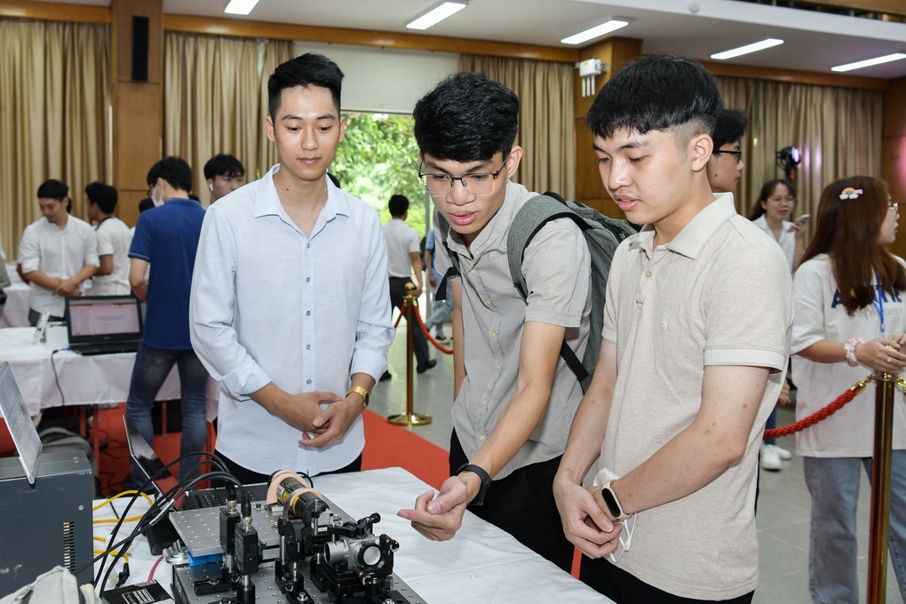 Năm 2022: Sinh viên ĐH Bách khoa Hà Nội có 81 công trình xuất bản quốc tế - 5 Năm 2022: Sinh viên ĐH Bách khoa Hà Nội có 81 công trình xuất bản quốc tế - 5