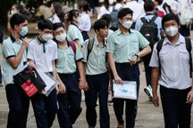 Căng người chờ điểm thi lớp 10, mẹ con cùng đi khám... tâm thần