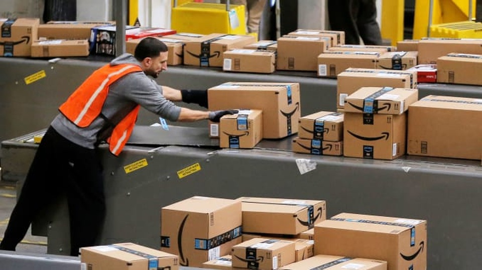 7 nhân viên tử vong, Amazon vẫn giấu kín tình trạng dịch bệnh trong công ty - 1 7 nhân viên tử vong, Amazon vẫn giấu kín tình trạng dịch bệnh trong công ty - 1