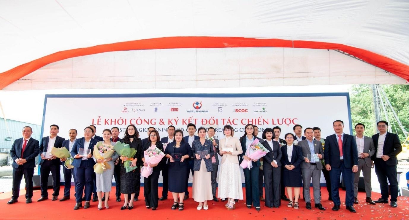 Ngày 17/5, Vạn Xuân Group ra mắt nhà điều hành dự án Happy One Sora - 3