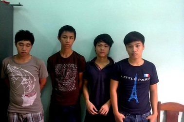 Bắt băng trộm "nhí" cướp hàng chục xe máy và máy tính