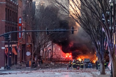 Vụ nổ ở Nashville bị nghi là "đánh bom tự sát", FBI đột kích nhà nghi phạm