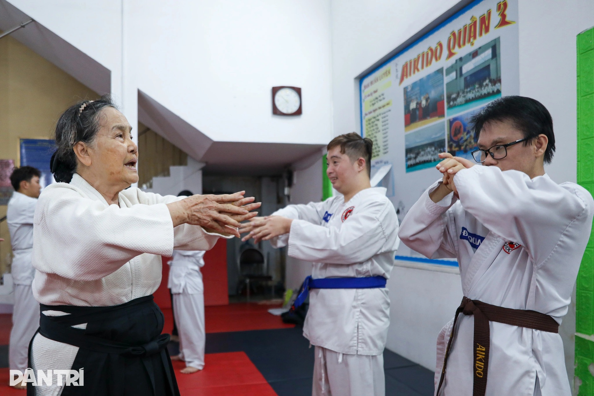 Chân dung nữ võ sư U80 bền bỉ dạy chữ, dạy võ cho trẻ khuyết tật ở TPHCM - 4 Chân dung nữ võ sư U80 bền bỉ dạy chữ, dạy võ cho trẻ khuyết tật ở TPHCM - 4
