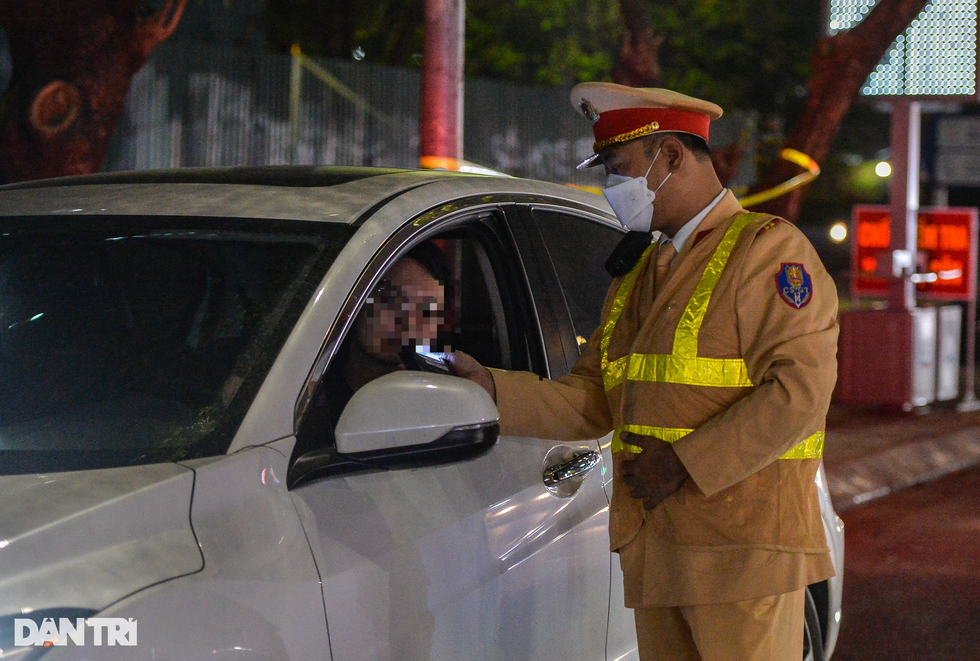 Phạt tù người vi phạm nồng độ cồn vượt khung? - 1 Phạt tù người vi phạm nồng độ cồn vượt khung? - 1