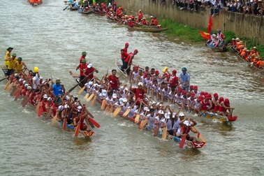 Quảng Bình: Náo nức lễ hội bơi, đua thuyền trên sông Kiến Giang