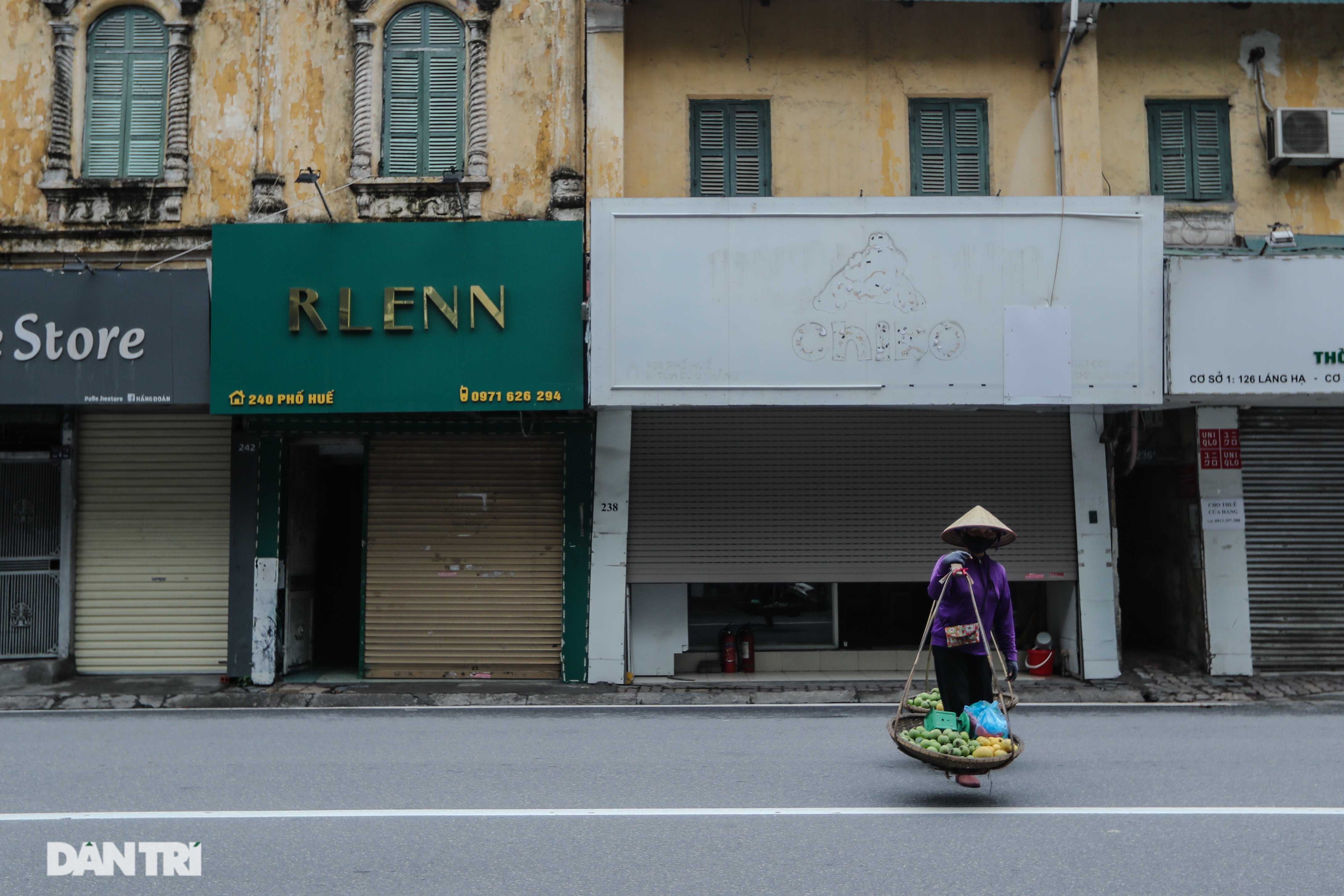 Hà Nội: Những góc phố lặng lẽ thu mình giữa mùa Covid-19 - 12