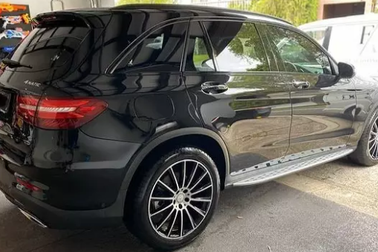 Mẹ mua xế hộp tiền tỷ cho... con gái 9 tuổi gây tranh cãi