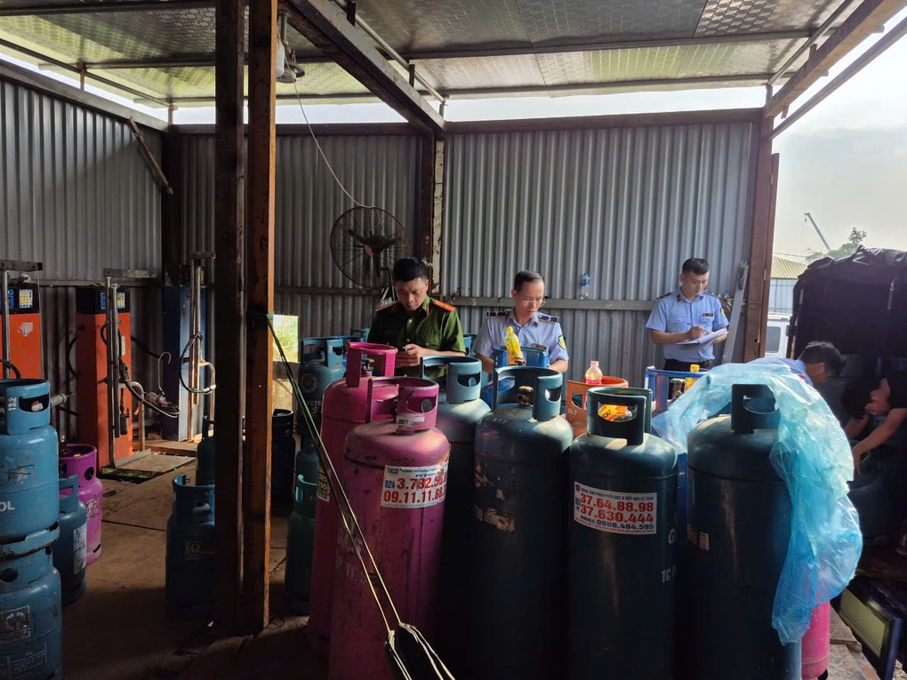 Hiểm họa cháy, nổ từ sang chiết khí gas trái phép - 1 Hiểm họa cháy, nổ từ sang chiết khí gas trái phép - 1