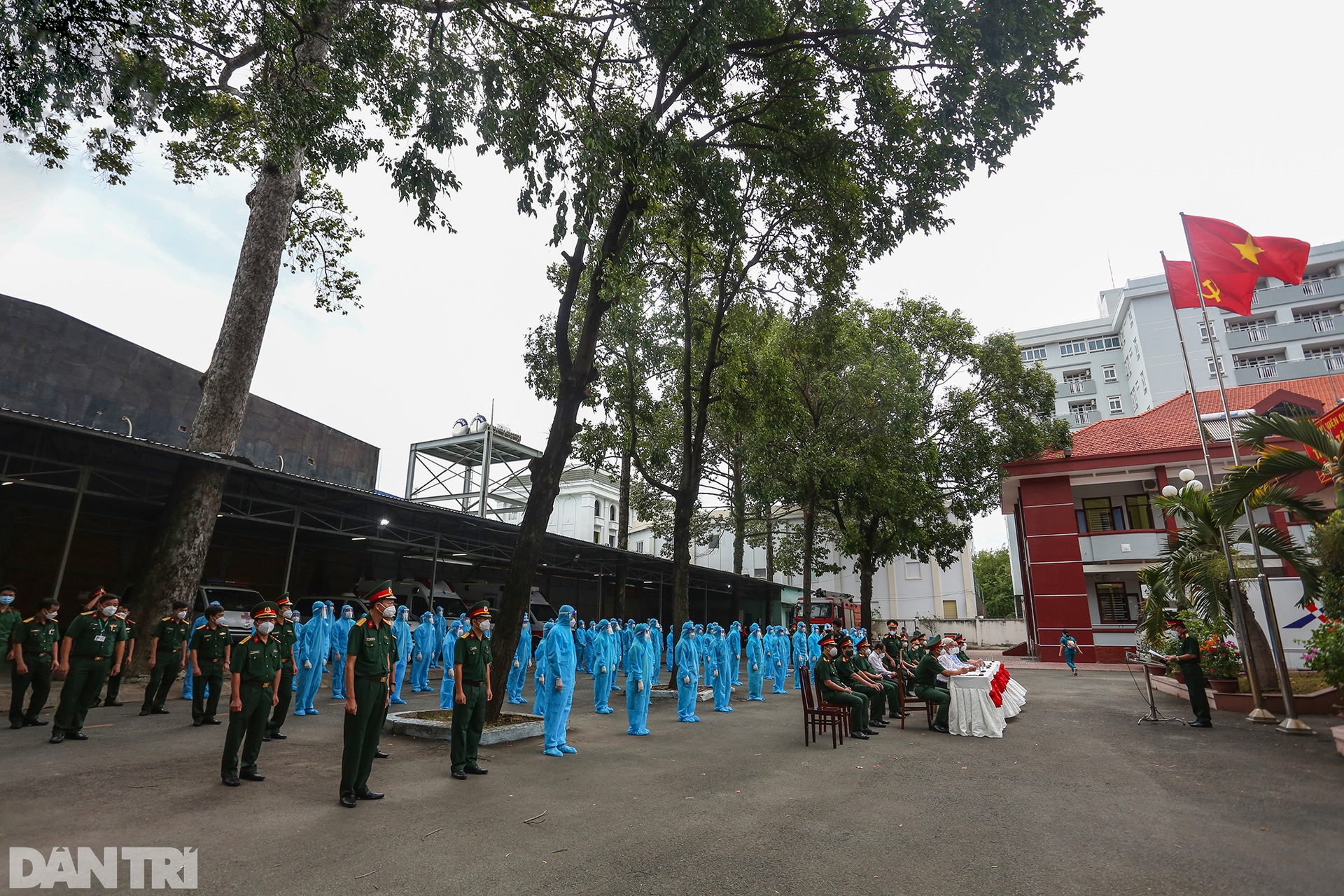 24 giờ thần tốc thành lập Trung tâm điều trị Covid-19 ở TPHCM - 8 24 giờ thần tốc thành lập Trung tâm điều trị Covid-19 ở TPHCM - 8