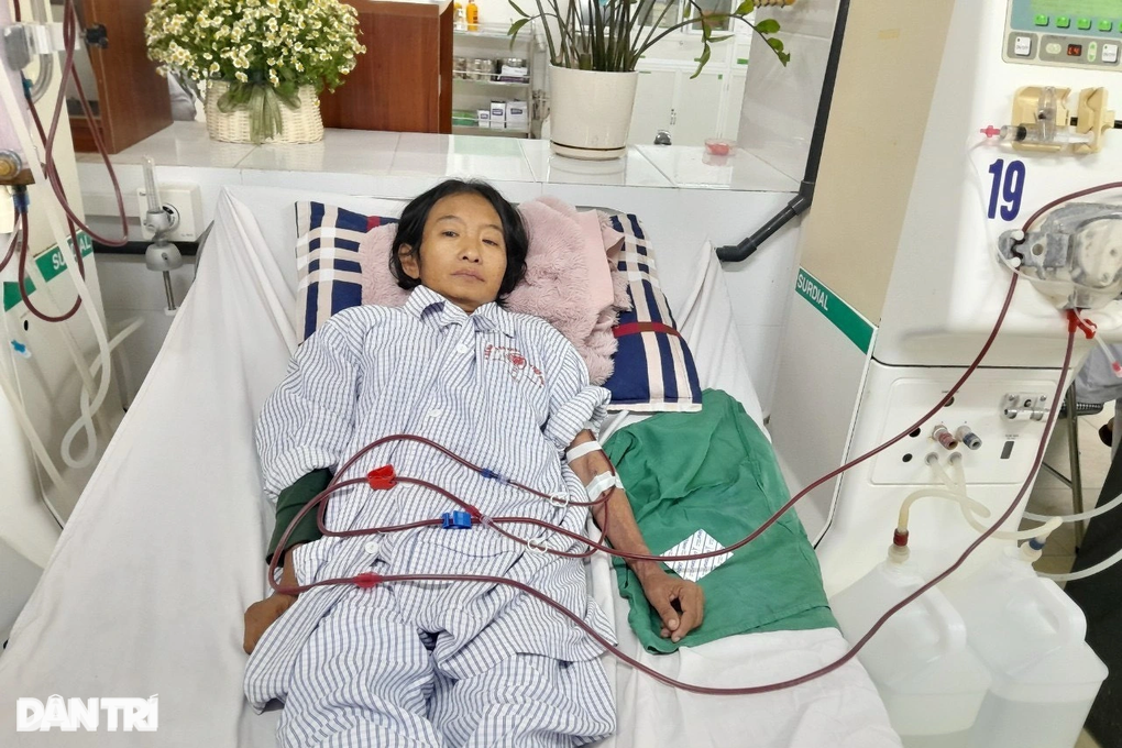 Suất cơm từ thiện chia đôi và nỗi lo mẹ rời bỏ mình của nữ sinh 13 tuổi - 3 Suất cơm từ thiện chia đôi và nỗi lo mẹ rời bỏ mình của nữ sinh 13 tuổi - 3