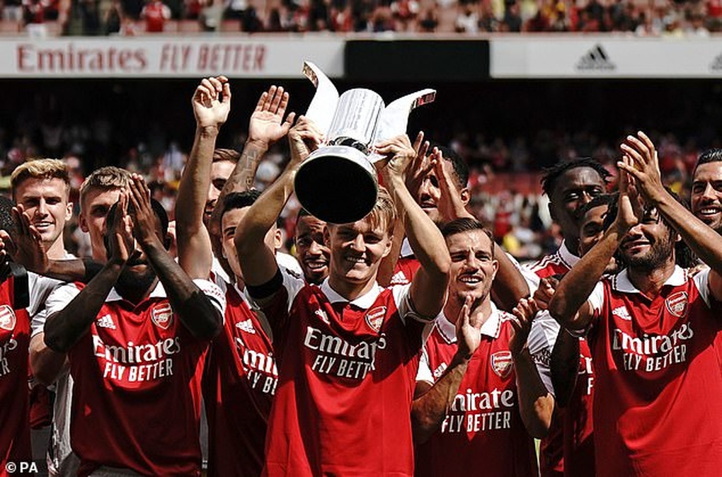 Thắng Sevilla 6-0, Arsenal đoạt Emirates Cup - 4 Thắng Sevilla 6-0, Arsenal đoạt Emirates Cup - 4
