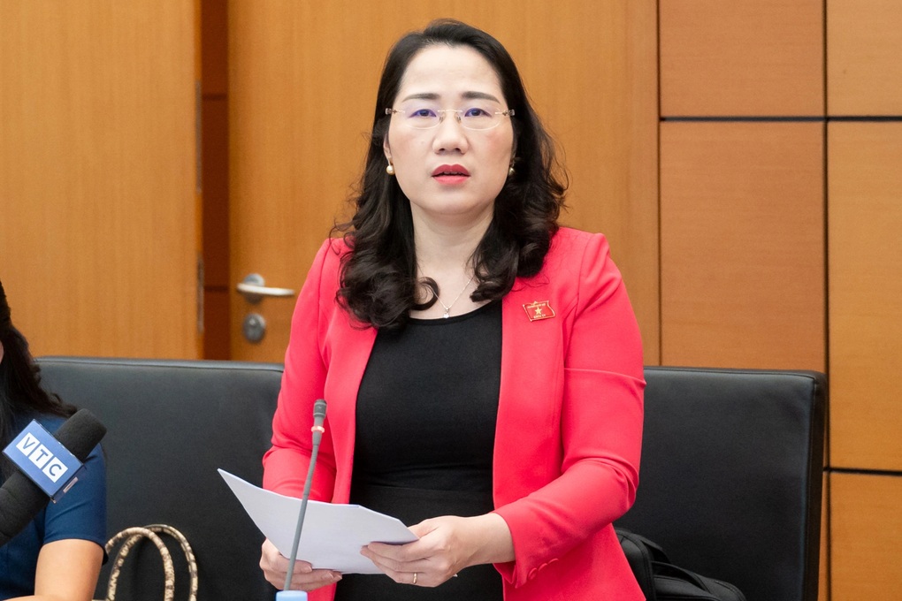 Bakan, Meclis delegelerinin uçuşların gecikmesi ve iptal edilmesi nedeniyle üzüntü duyduğunda ne dedi? - 1 Bộ trưởng nói gì khi đại biểu Quốc hội bức xúc về chậm, hủy chuyến bay? - 1