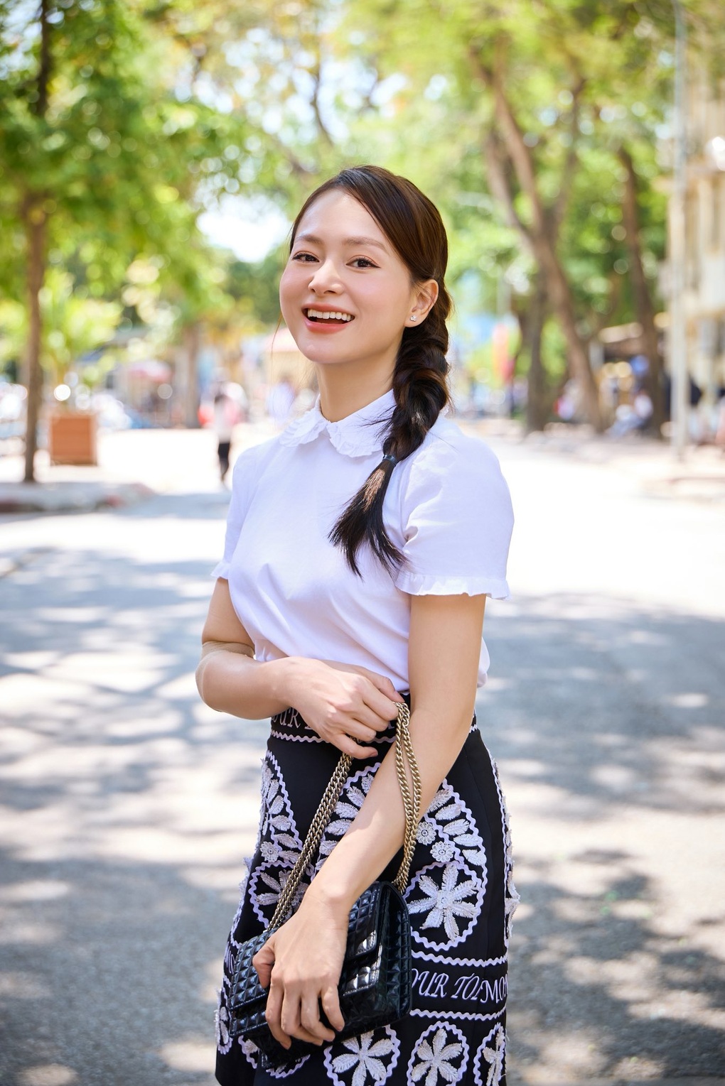 Lan Phương trở lại đóng phim sau biến cố ly hôn chồng Tây - 1 Lan Phương trở lại đóng phim sau biến cố ly hôn chồng Tây - 1