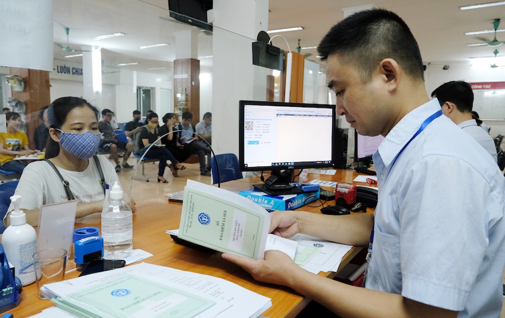 Thêm phương án giữ lại 50% mức hưởng khi rút BHXH một lần - 1 Thêm phương án giữ lại 50% mức hưởng khi rút BHXH một lần - 1