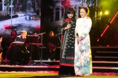 "Em yêu trường em" - Thanh Lam & Thiện Thanh