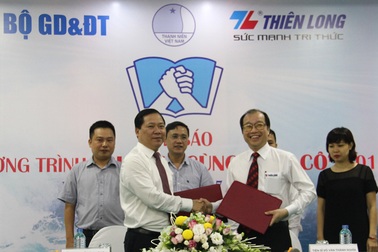 Hỗ trợ vật chất và tinh thần cho 42 giáo viên biển đảo