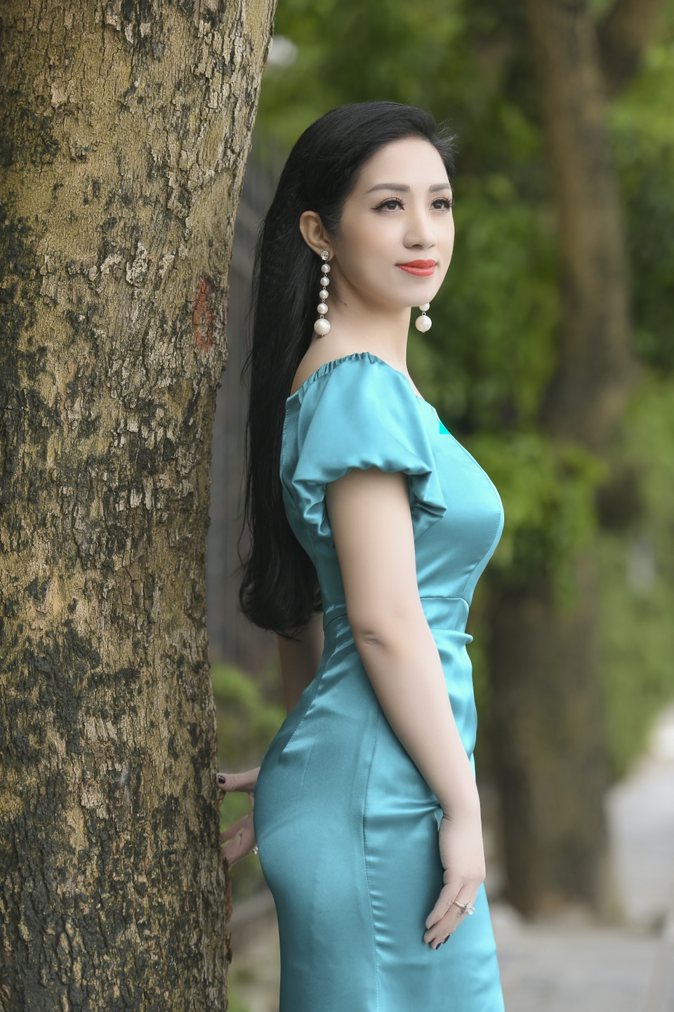 Sao Mai Phương Nga: “Mỗi người phụ nữ là một bông hoa đẹp!” - 2 Sao Mai Phương Nga: “Mỗi người phụ nữ là một bông hoa đẹp!” - 2