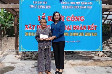 Xây dựng nhà tình nghĩa giúp cụ bà 92 tuổi và con gái bị chất độc da cam