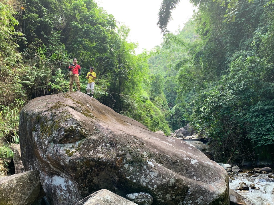 Hành trình khám phá bức tường miền biên ải Pờ Ma Lung - 6 Hành trình khám phá bức tường miền biên ải Pờ Ma Lung - 6