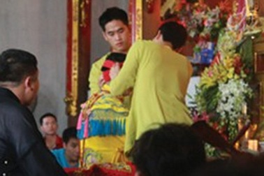 Giới “đồng bóng” sinh viên: “Hành nghề” bằng vốn tự có