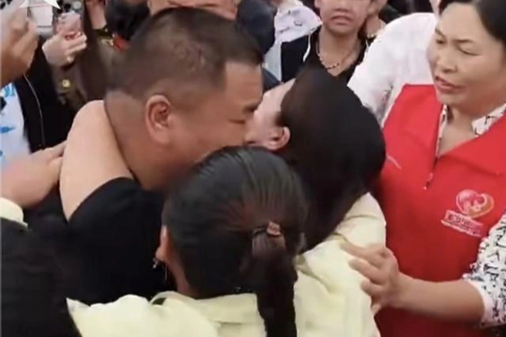Trung Quốc: Cái kết sau 32 năm lưu lạc của bé trai bị bắt cóc lúc 6 tuổi - 2 Trung Quốc: Cái kết sau 32 năm lưu lạc của bé trai bị bắt cóc lúc 6 tuổi - 2