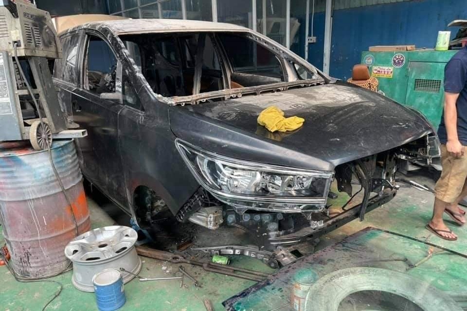 Hình ảnh xe Toyota Innova nát tươm được hồi phục như mới gây ngỡ ngàng - 6