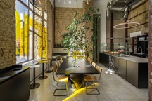 Quán cà phê có mặt tiền "nhảy múa", thay đổi theo mùa "hút" khách check-in